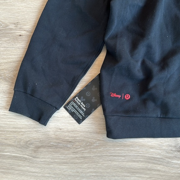Disney x lululemon
Steady State Pullover Hoodie
Limited-edition style. - Picture 12 of 13